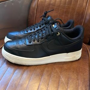 Nike Air Force 1 Premium 'Black Pack'